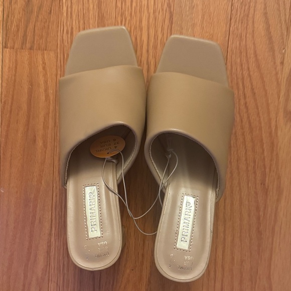 Sandals - Picture 3 of 4